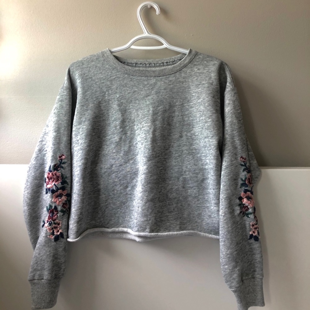 A&F: Cropped Sweater with Flowers